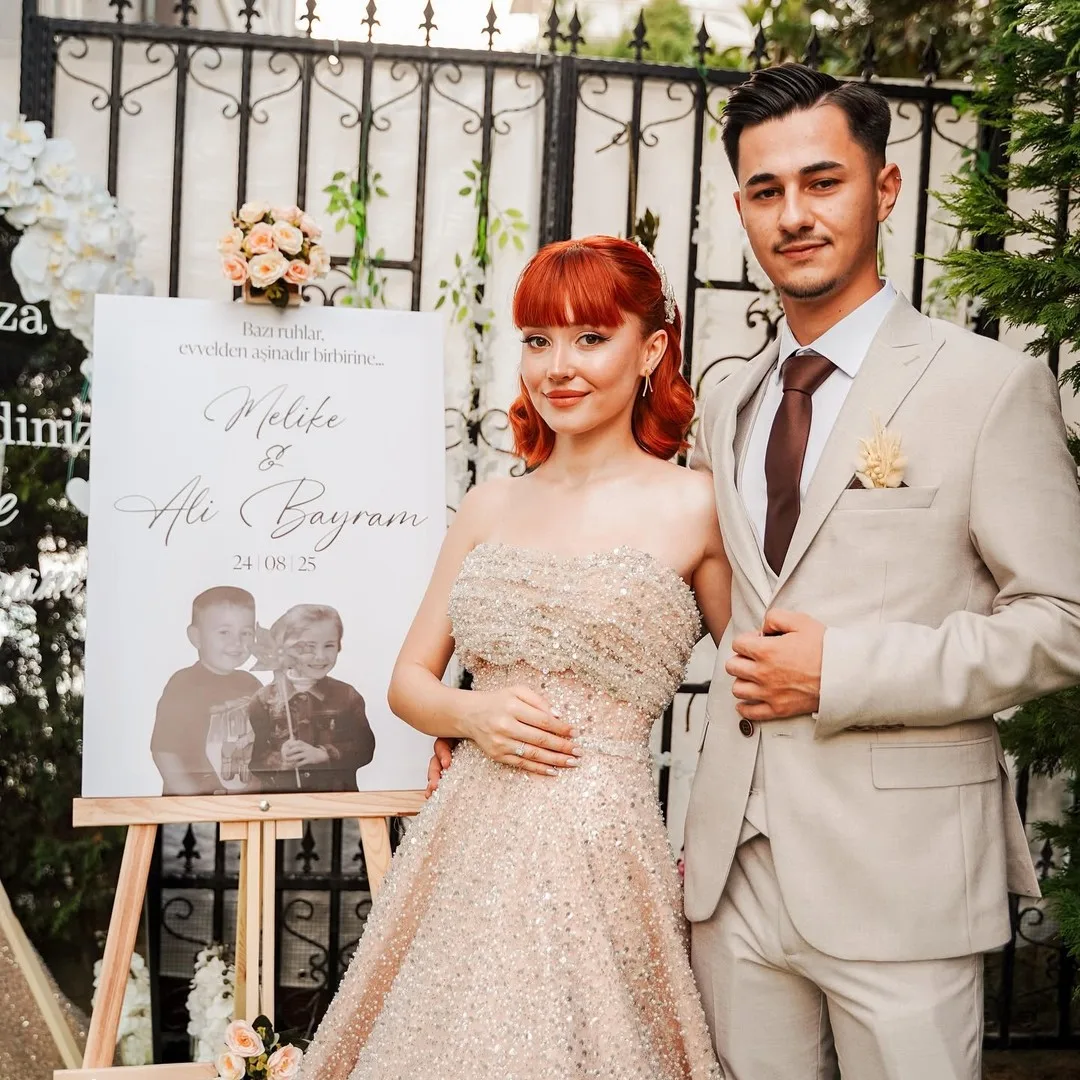 Tubi Event müşterisinin etkinliğinden kişiye özel karşılama panosu fotoğrafı