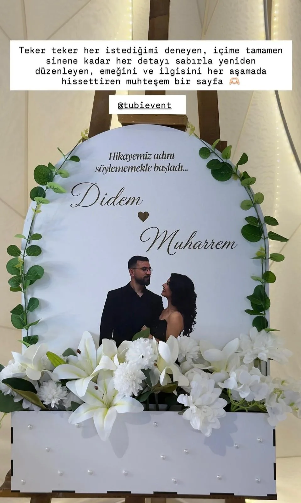Tubi Event müşterisinin etkinliğinden kişiye özel karşılama panosu fotoğrafı