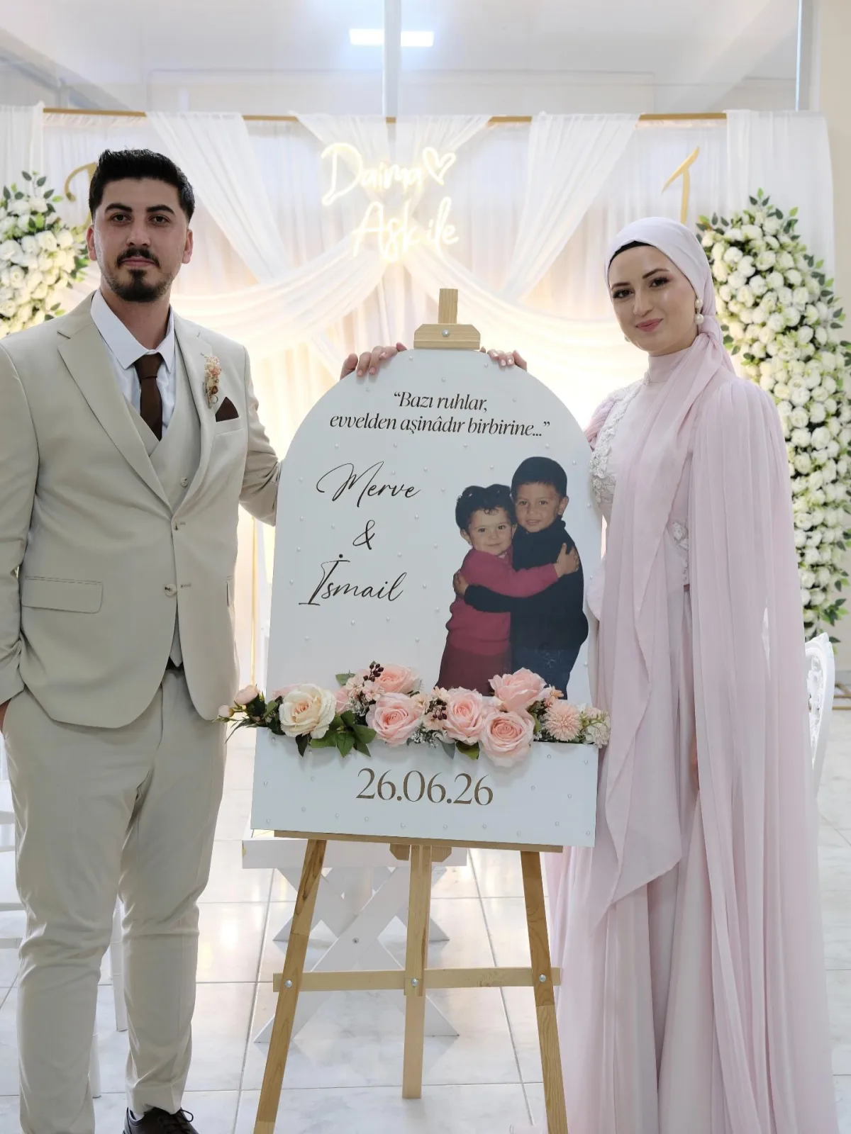 Tubi Event müşterisinin etkinliğinden kişiye özel karşılama panosu fotoğrafı