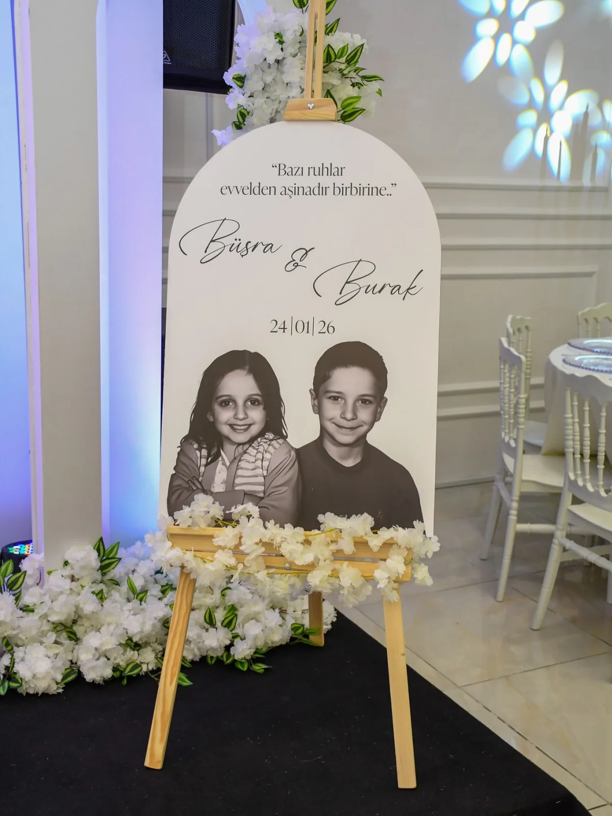 Tubi Event müşterisinin etkinliğinden kişiye özel karşılama panosu fotoğrafı