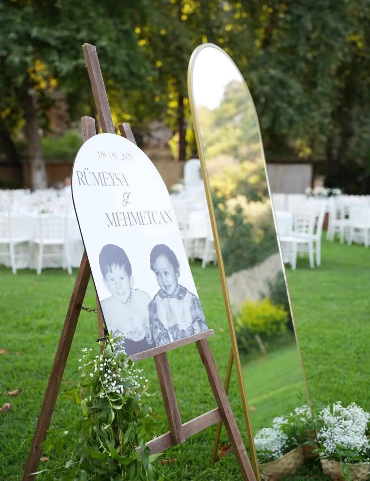 Tubi Event müşterisinin etkinliğinden kişiye özel karşılama panosu fotoğrafı